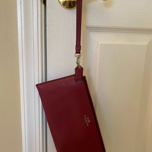 Coach clutch. Non smoking home.